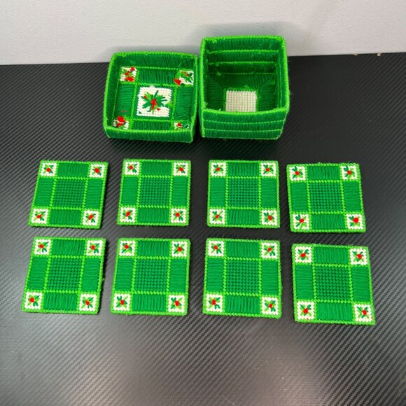 Handmade Green Yarn Coaster Set & Box Container Christmas Berries Holly - Picture 2 of 7